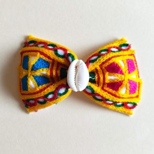 Kutchi Work Bow Hair Clip with Cowrie Shell – Navratri Hair Accessory